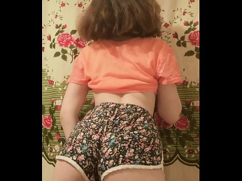 ❤️ Sexy jong baba wat haar kortbroek op kamera uittrek ❤️ Fok video by ons ❌️